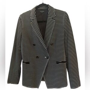 Lafayette 1448 Horizontal tailored black striped blazer in size 6